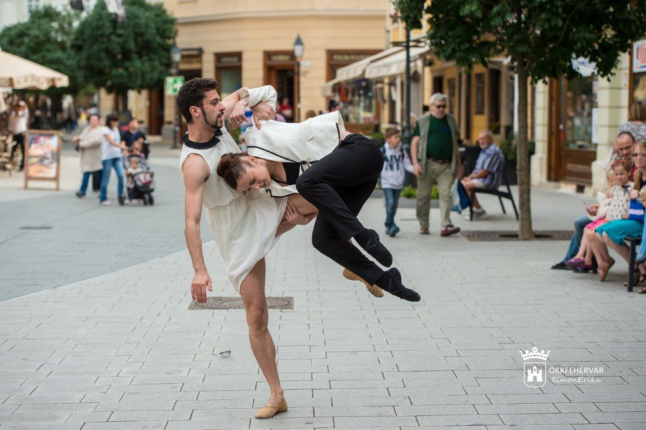 Szabad egy táncra? - belvárosi flashmob lesz a Balett Színházzal