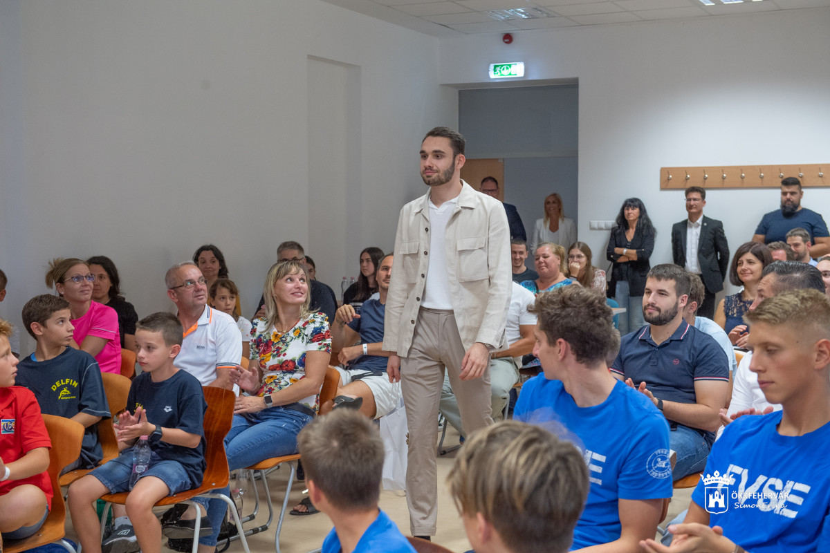 Milák Kristóf olimpiai bajnok az Óbudai Egyetem hallgatója lesz Székesfehérváron