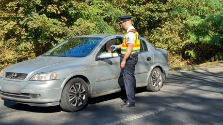 Több mint százan nem használtak biztonsági övet - közlekedésrendészeti összefoglaló