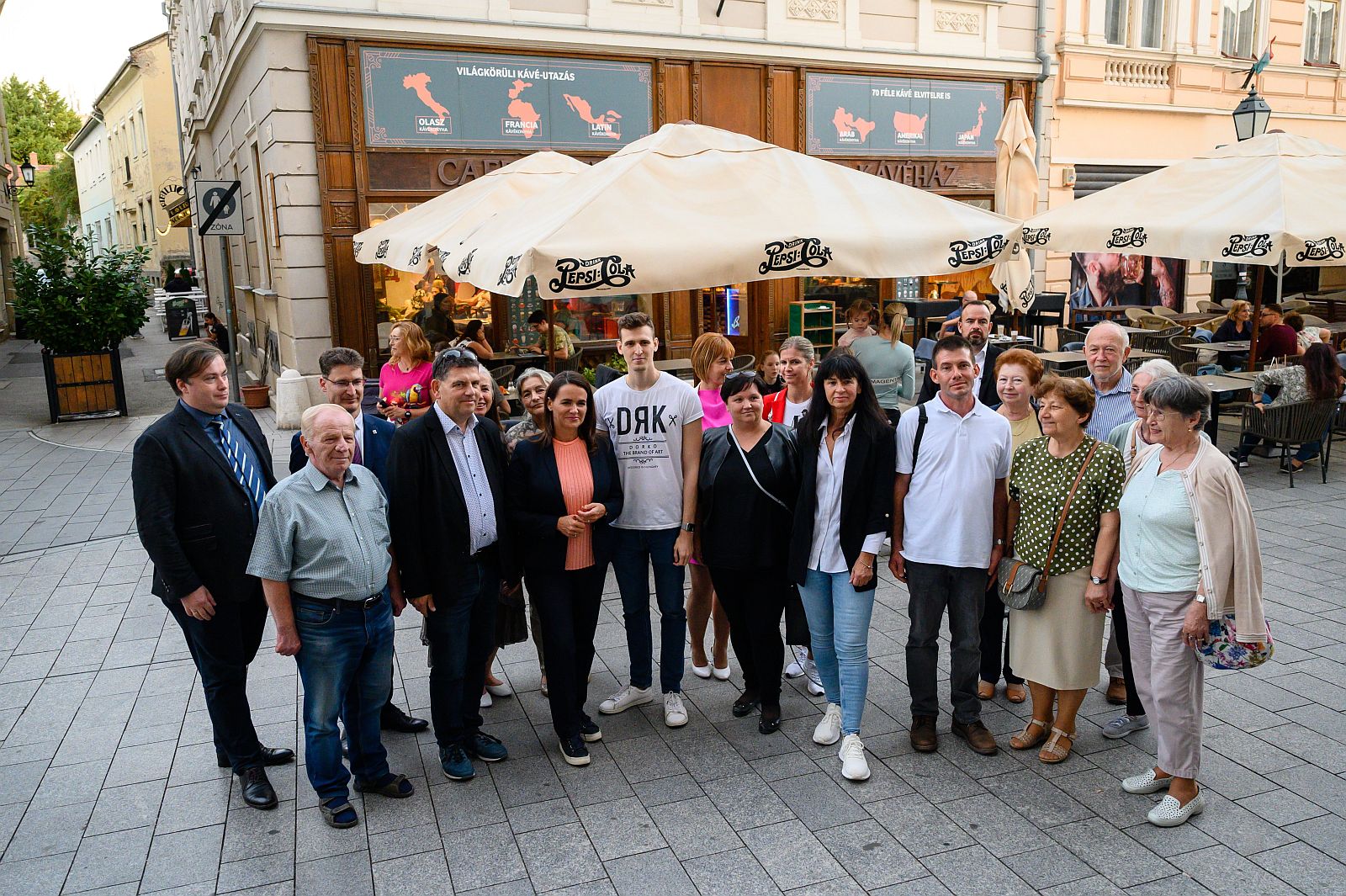 Fehérváron jelentette be a köztársasági elnök, hogy demográfiai kerekasztalt hoz létre