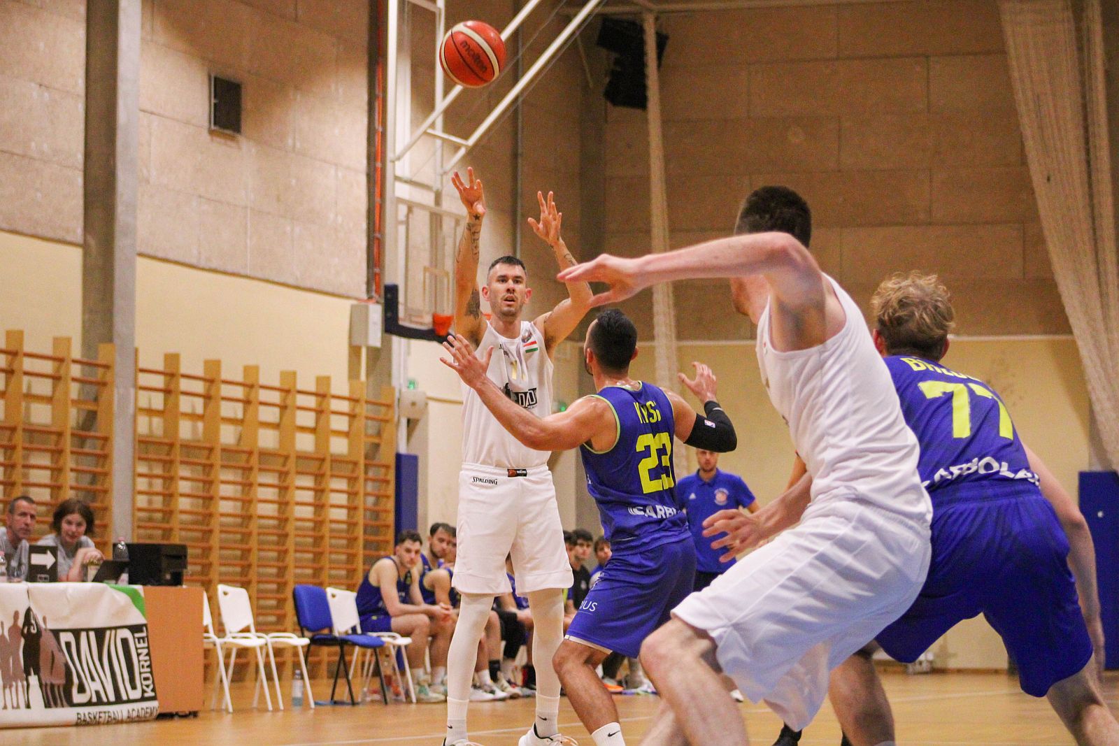 Négyből négynél járnak Kuttor Gergőék - 43 pontot vertek a Vásárhelyi Kosársulira