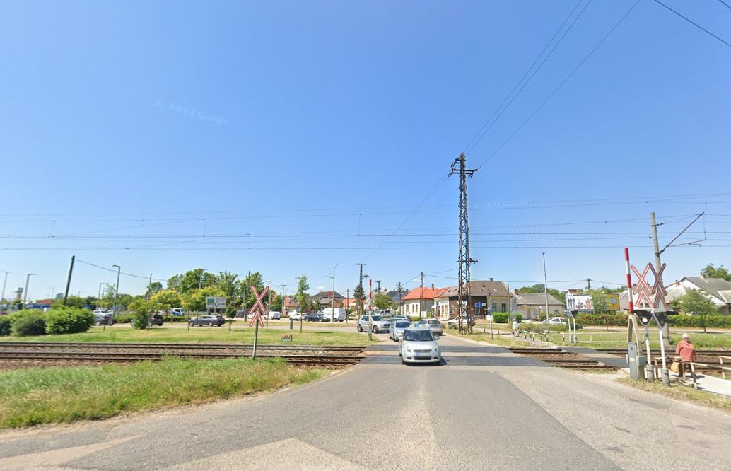 Útzár és félpályás lezárás lesz pénteken éjszaka a Batthyány utcai vasúti átjáróban
