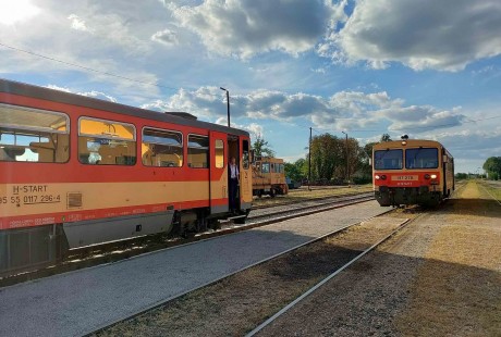 Három hétig vonatpótló buszok közlekednek Székesfehérvár és Komárom között