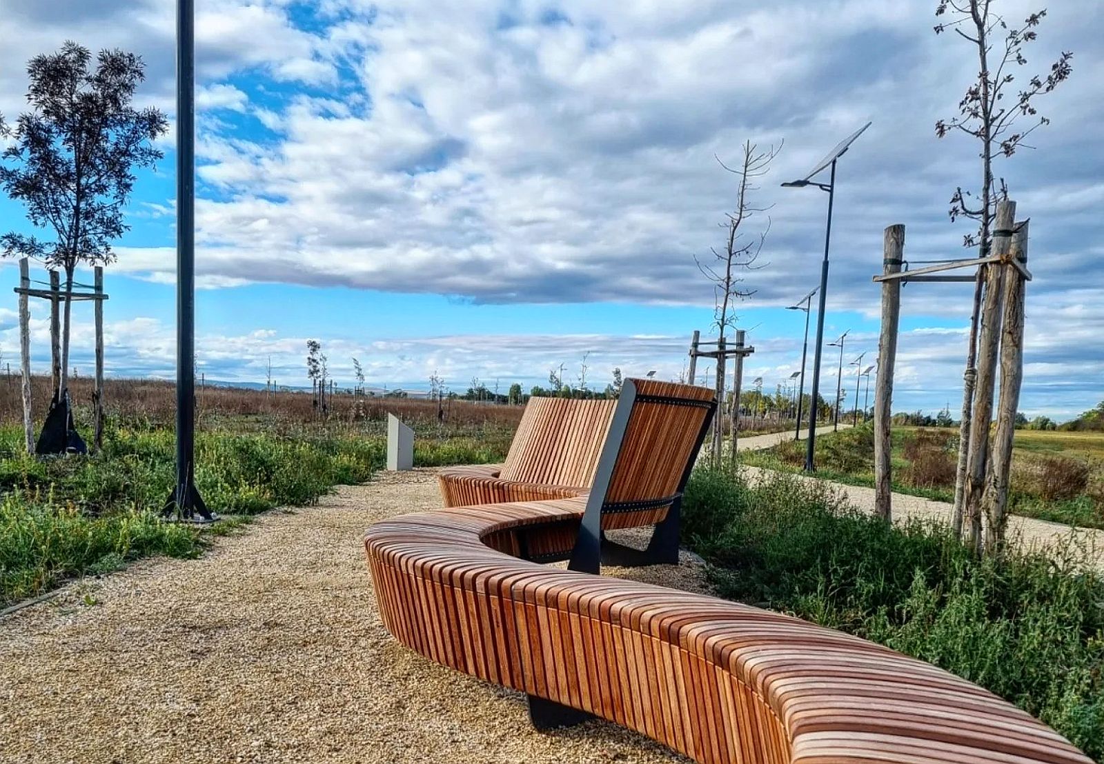 Újabb zöld oázissal bővül Fehérvár - szombaton avatják az Alsóvárosi réten elkészült új közösségi teret