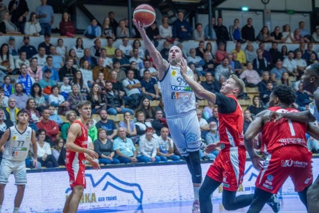 Nagyszerű játékkal őrizte meg veretlenségét az Alba és továbbra is vezeti a tabellát