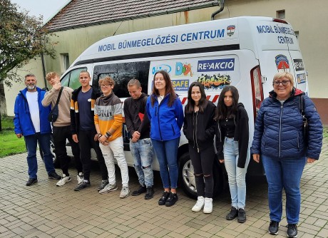 Áldozattá válást megelőző táborban voltak a Lurkók az őszi szünetben