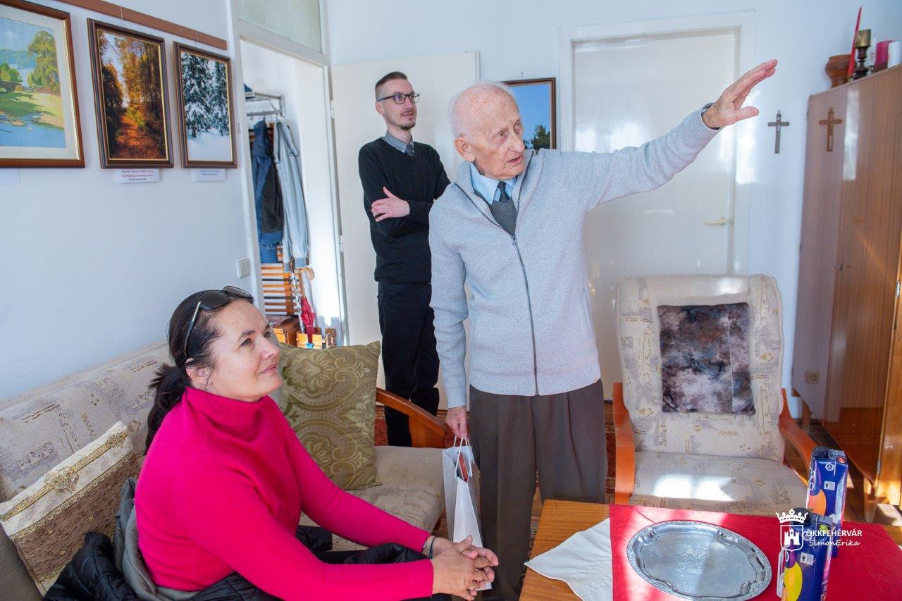 Túravezető, fotós, poéta, a család példaképe – Gerebics Lajost köszöntötték