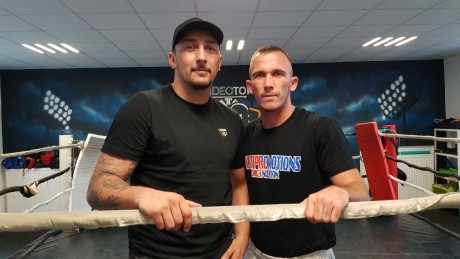 Szombati bunyógála a belvárosban - Kiliti Tamás a szerb Marko Pavlovics ellen tér vissza