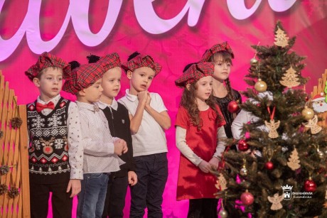 Szemünk ragyog, fülig ér a szánk – első gyertyagyújtás a Vízivárosi Adventen