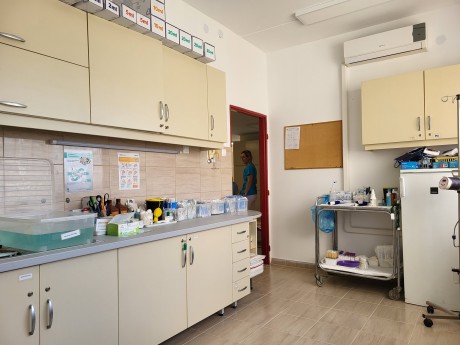 Széles körű összefogásnak köszönhetően újult meg a kórház II. Belgyógyászati Osztálya