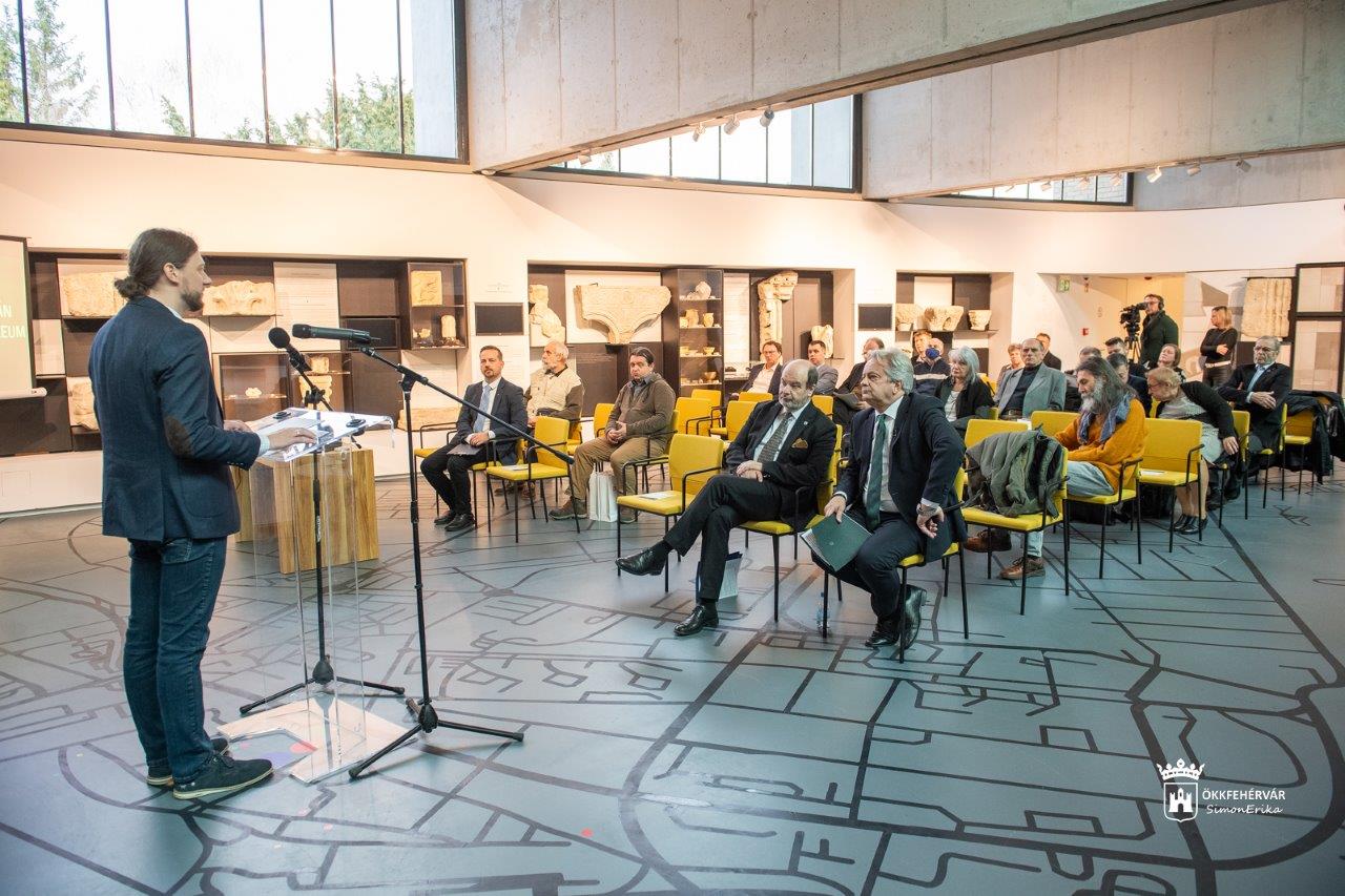 Romkert ’85 – konferenciával emlékeztek a Középkori Romkert - Nemzeti Emlékhely avatására