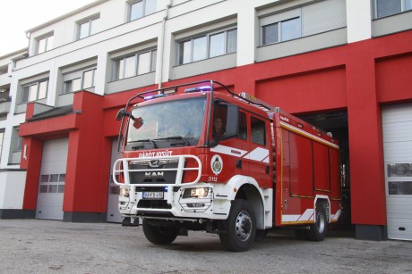 Új gépjárműfecskendők és drónszállító terepjáró a vármegyei katasztrófavédelemnél