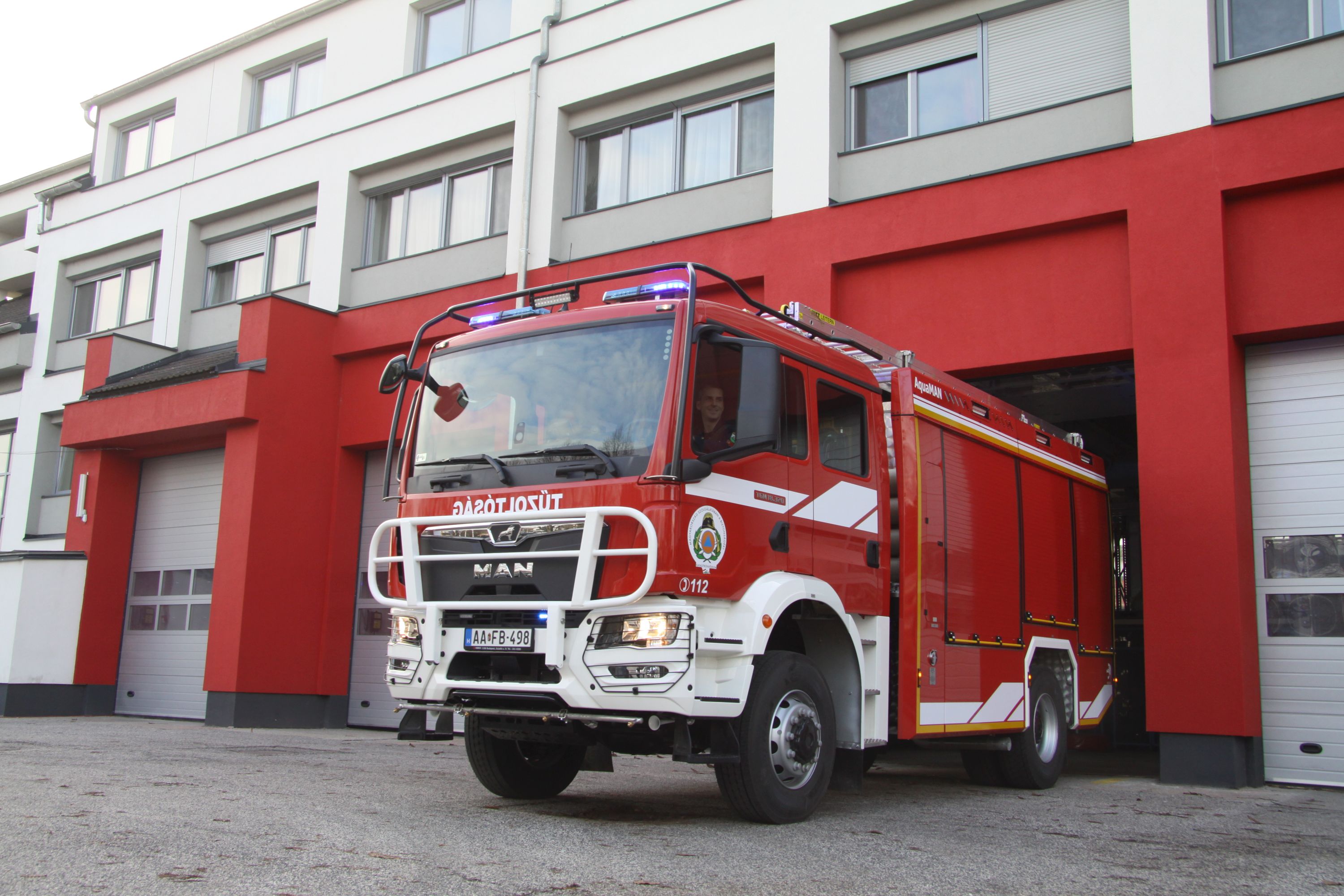 Új gépjárműfecskendők és drónszállító terepjáró a vármegyei katasztrófavédelemnél