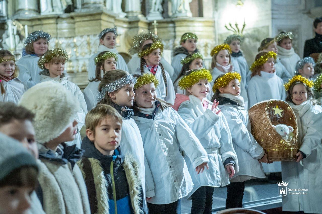 Karácsonyi hangversenyen léptek fel a kodályos diákok a Szent Imre templomban