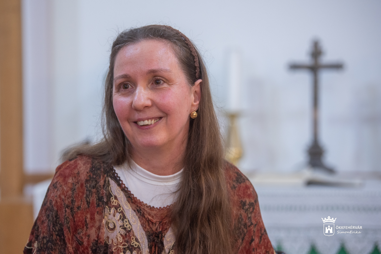 Tűzzománcképekbe álmodott lelki útmutató – Szűcsné Novák Mária az ÖKK Podcast vendége