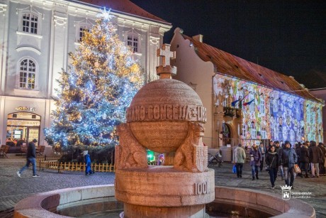 Nyugodt, szeretetteljes ünnepi készülődést kíván mindenkinek Székesfehérvár polgármestere