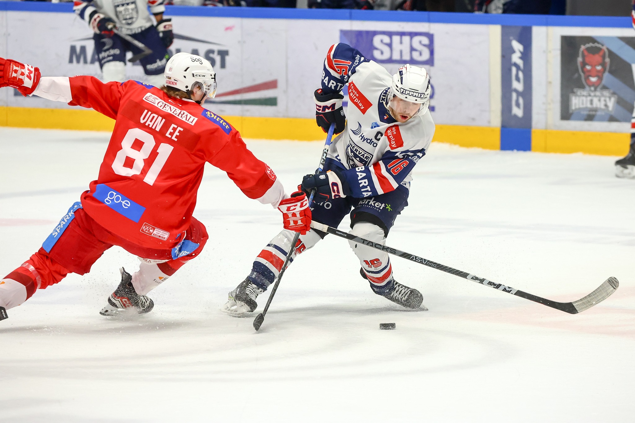 Osztrák jégkorongliga - Itthon veszítette el a rangadót a Fehérvár