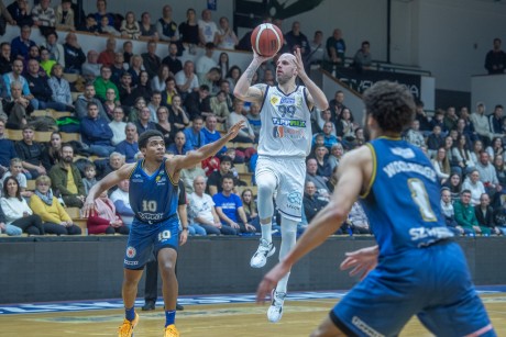 Szoros meccsen őrizte meg hazai veretlenségét az Arconic-Alba Fehérvár