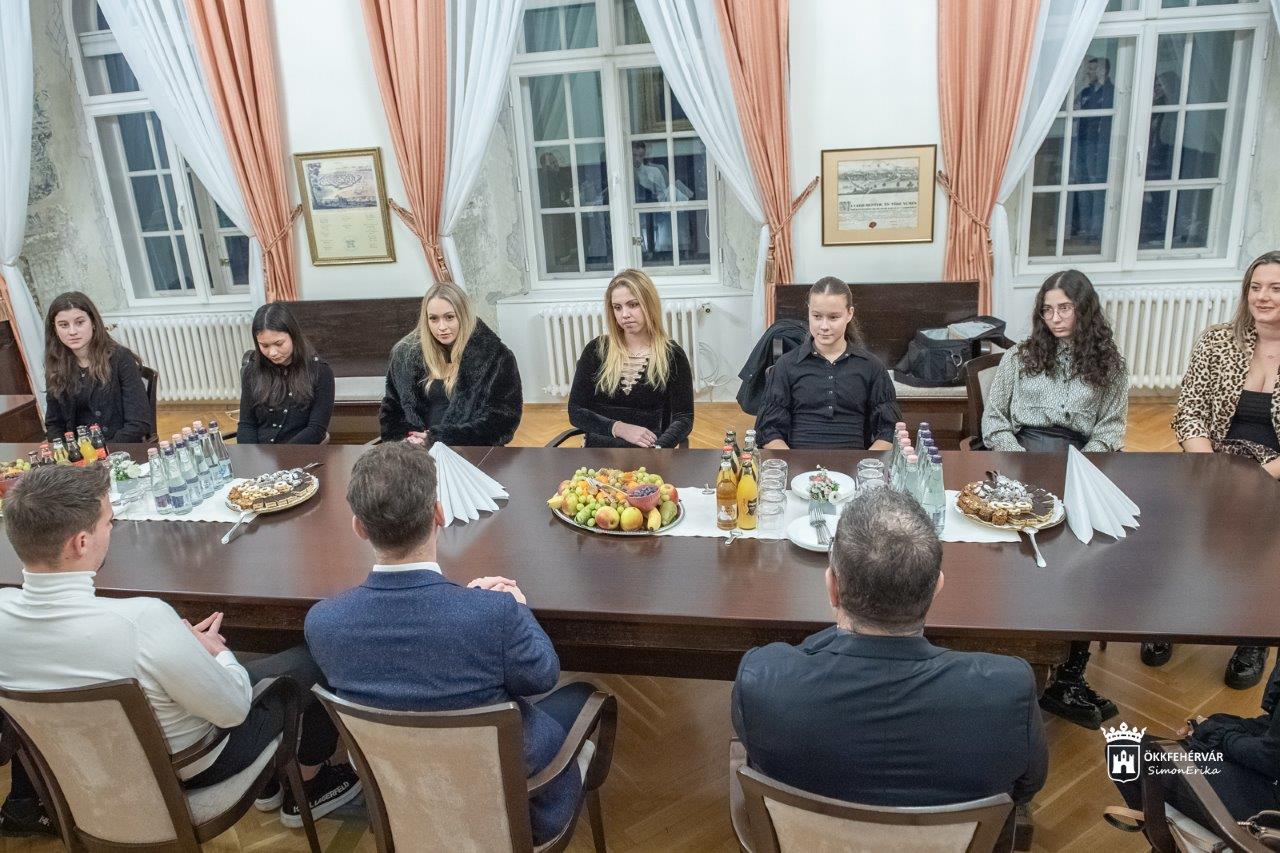 A Kiskút Tenisz Klub bajnokcsapatát fogadták a Városházán