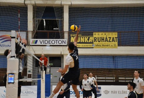 Három szettes siker a rangadón a VOK Sportcsarnokban