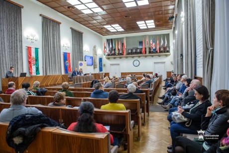 A Társadalmi Felelősségvállalási Alap pályázatairól és az elektori választásról tartottak tájékoztatót