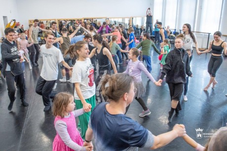 Betekintés a kulisszák mögé - nyílt napot tartott a Székesfehérvári Balett Színház