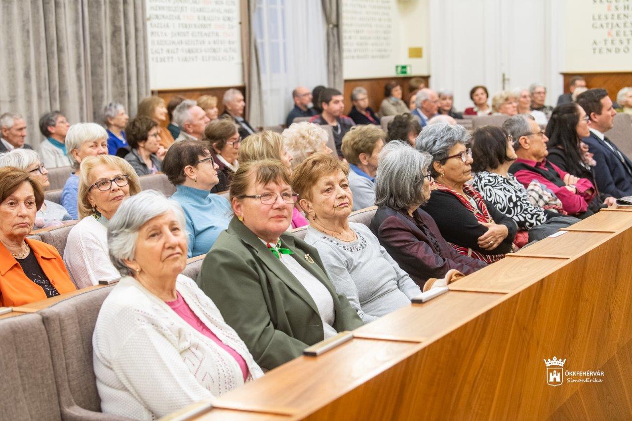 A vers életet és lelket ment – Csoóri-est a Városházán