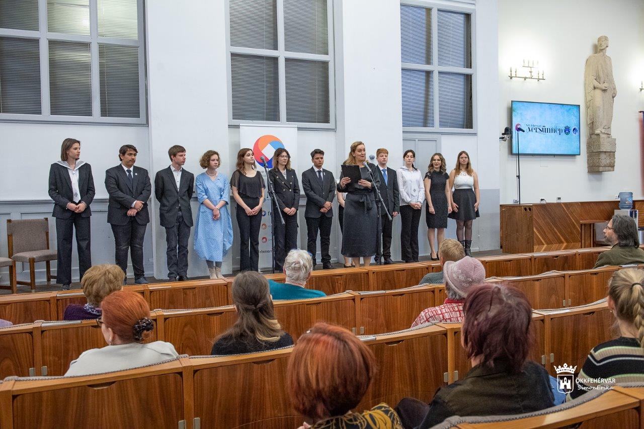 Február 21-ig lehet jelentkezni a XIV. Fehérvári Versünnepre