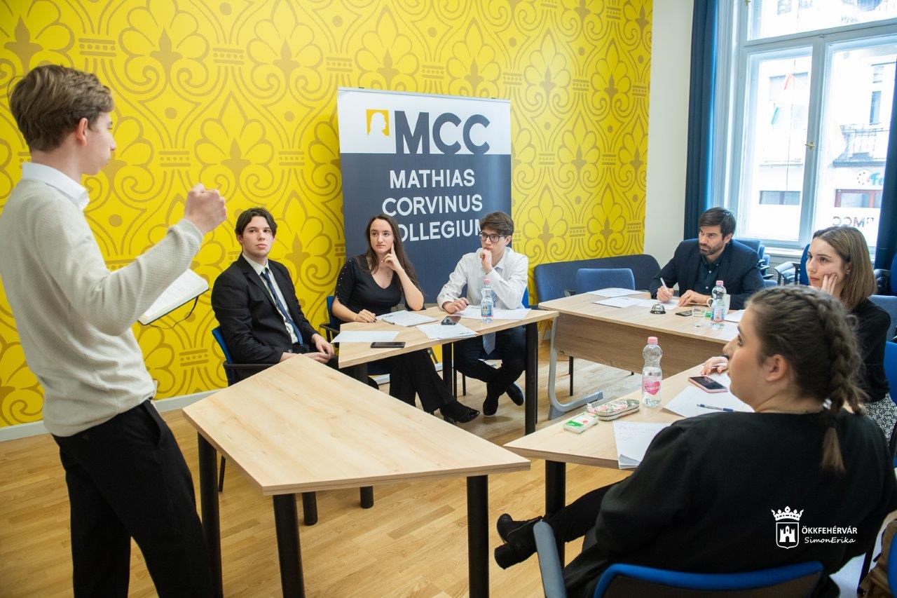 MCC Vitázz! – hét csapat versengett a döntőbe jutásért Székesfehérváron