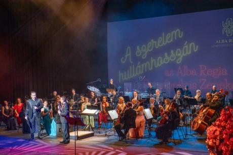 Romantikus dallamok csendültek fel a szimfonikusok előadásában Valentin napon