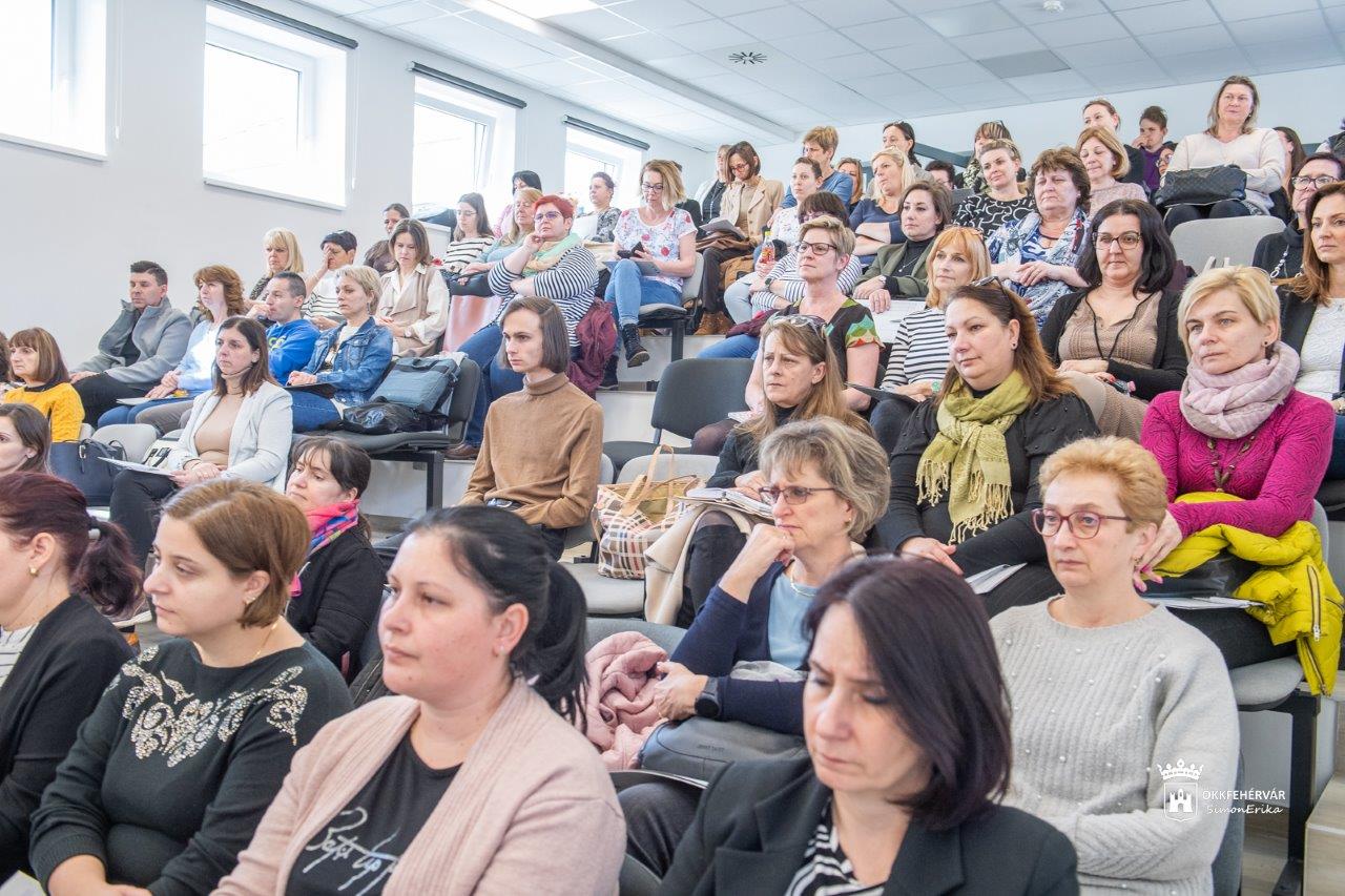 Hatékony jelzőrendszer, mentális egészség - gyermekvédelemről tanácskoztak