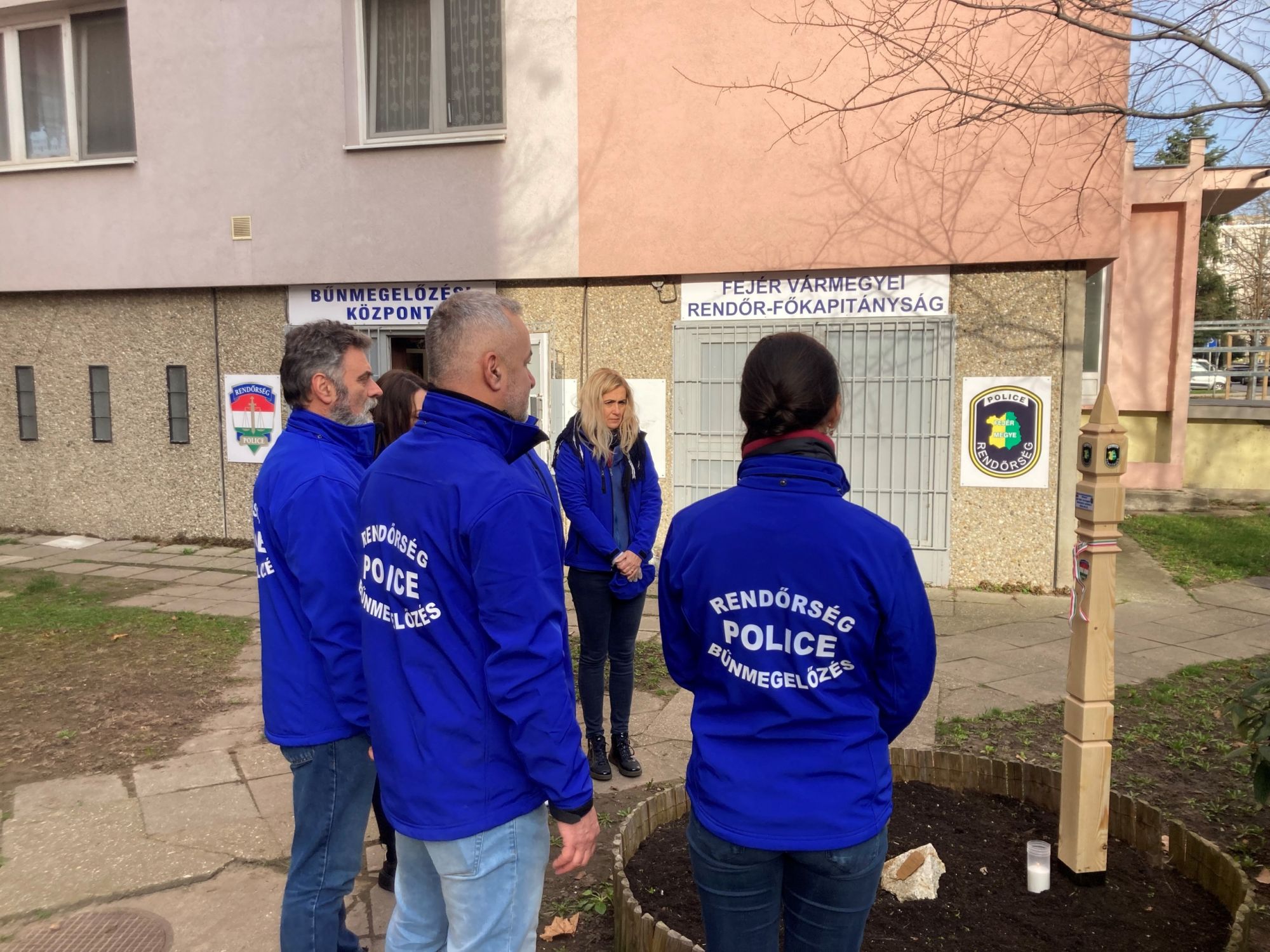 Emlékoszlopot állítottak Fehérváron a Bűncselekmények Áldozatainak Napján