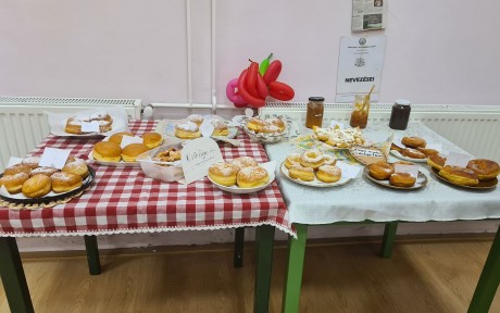 Farsangi fánkverseny volt Felsővárosi Közösségi Házban