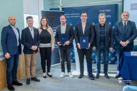 Együttműködési megállapodást kötött a Jégkorong Akadémia és az Óbudai Egyetem Alba Regia Műszaki Kar