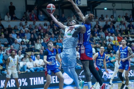 Pazar játékkal nyert az Alba Fehérvár az Atomerőmű ellen