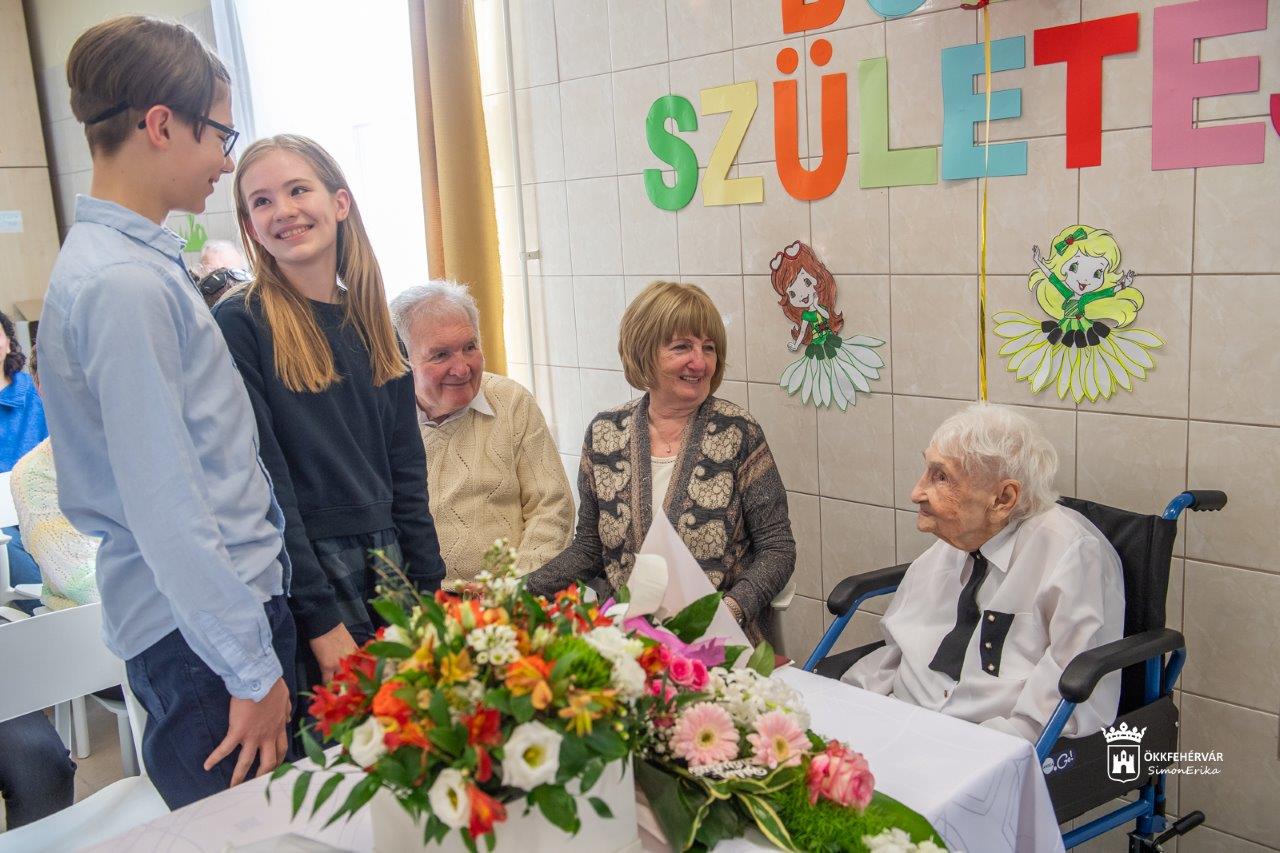 Köszönet az Édesanyámnak és a gyermekeimnek! – 100. születésnapján köszöntötték Rákos Kálmánnét