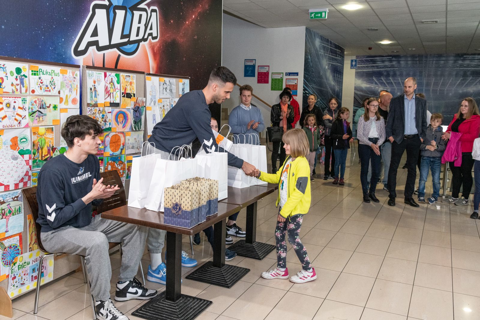 Ismét rajzpályázatot hirdetett az Alba Fehérvár