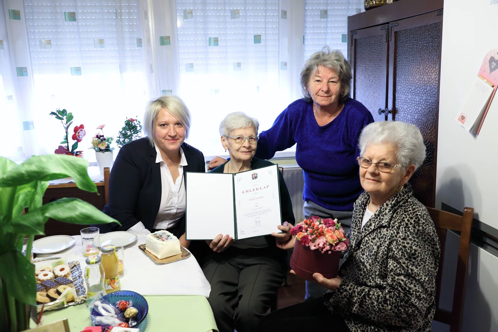 90. születésnapja alkalmából köszöntötték a székesfehérvári Kajdi Istvánnét
