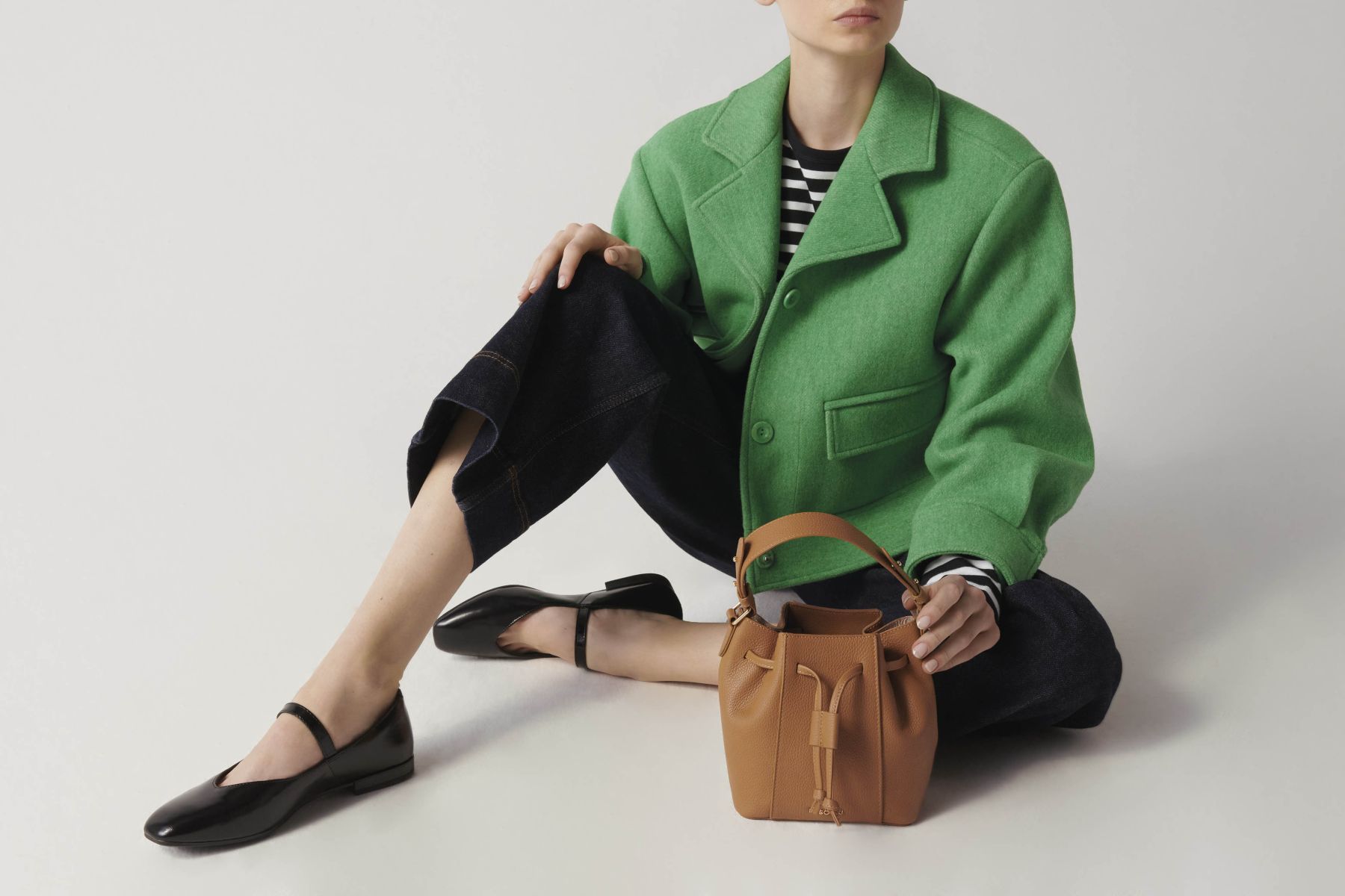 Pántos balerina cipők – hogyan hozzunk létre érdekes összeállításokat különböző alkalmakra?