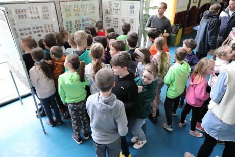 Bélyegkiállítás nyílt a Németh László Általános Iskolában