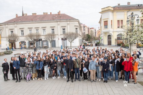 Szekcióülésekkel és városnézéssel folytatódott szombaton az Országos Diákparlament