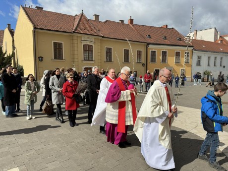 Barkaszenteléssel és püspöki szentmisével vette kezdetét a Nagyhét