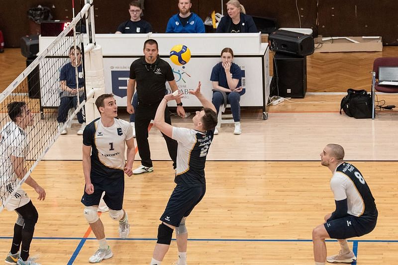 Erődemonstrációval kezdte az elődöntőt a MÁV Előre a VOK-ban