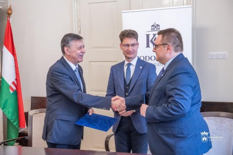 Együttműködés a fehérvári diákokért - összefogott a helyi szakképzés a felsőoktatással