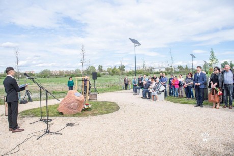„Ahonnan elmész, egy kicsit mindig ott maradsz” – emlékkő Varga Gábor tiszteletére