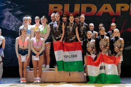 Világkupa győzelem és bronzérem - Főnixes siker a nemzetközi mezőnyben