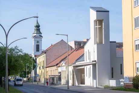 Átadták a Székesfehérvári Baptista Gyülekezet megújult imaházát