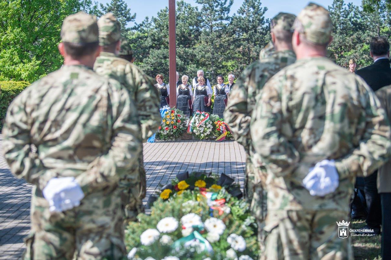 Dr. Cser-Palkovics András: A legméltóbb főhajtás a béke