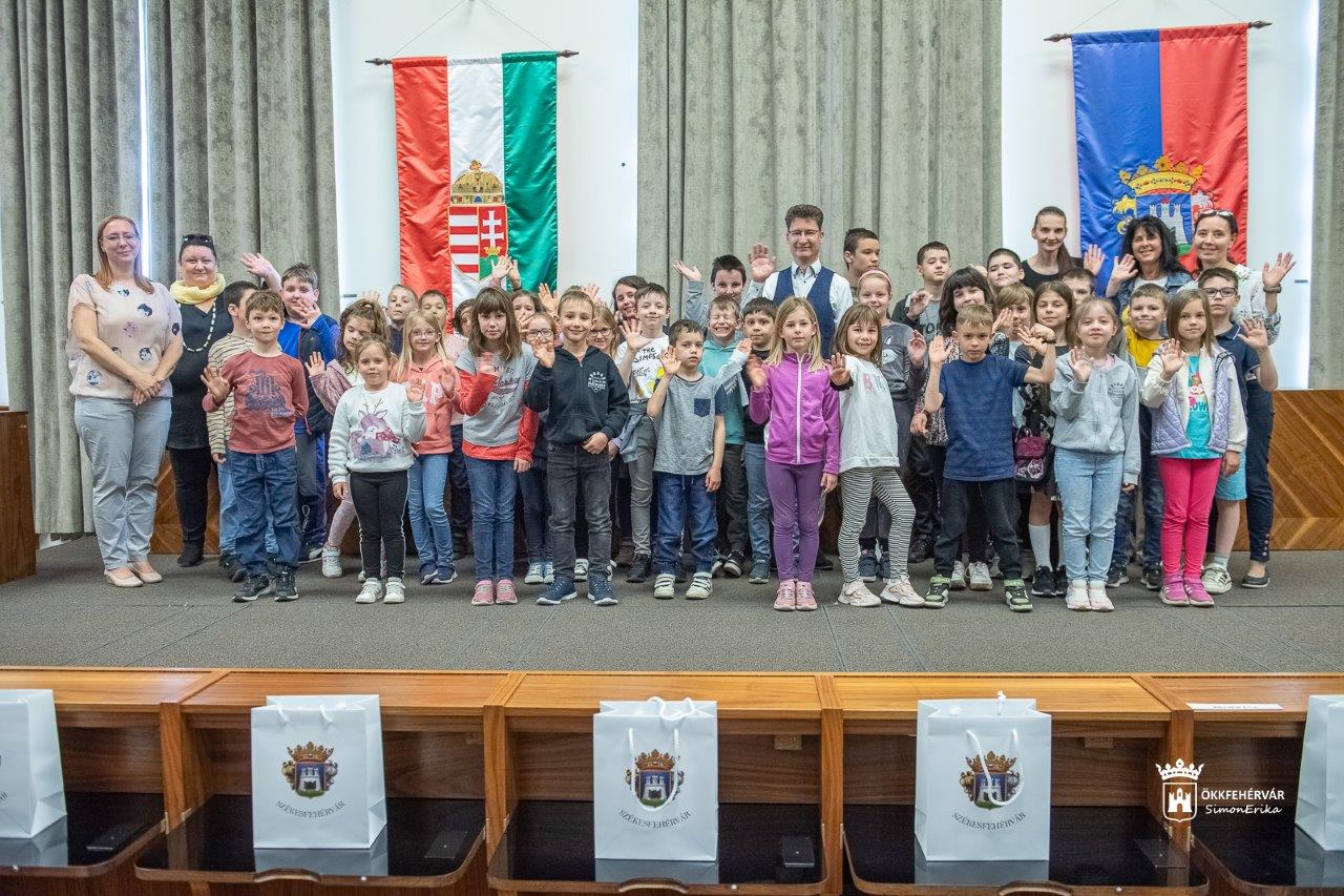 Te vagy a legklasszabb! – Hétvezéres és Arany EGYMI-s diákok találkoztak Székesfehérvár polgármesterével