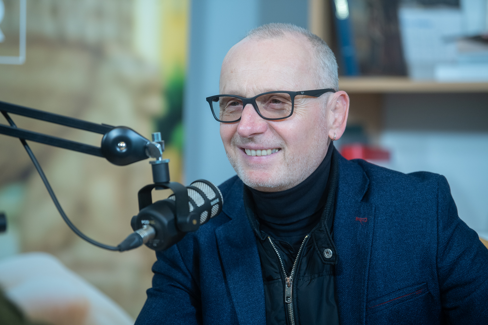 A művészet dolga, hogy az embert az emberség felé visszaterelje – az ÖKK Podcast vendége Egerházi Attila